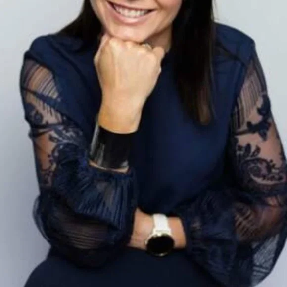 Black sheer sleeve lace long sleeve Top Classic - Picture 10 of 11